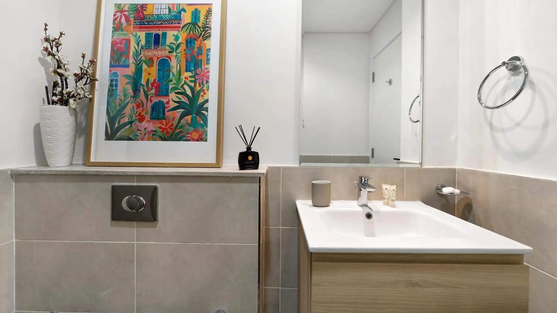 Dar Mama - Cozy Modern Apartment In Golf Vita, Dubai
