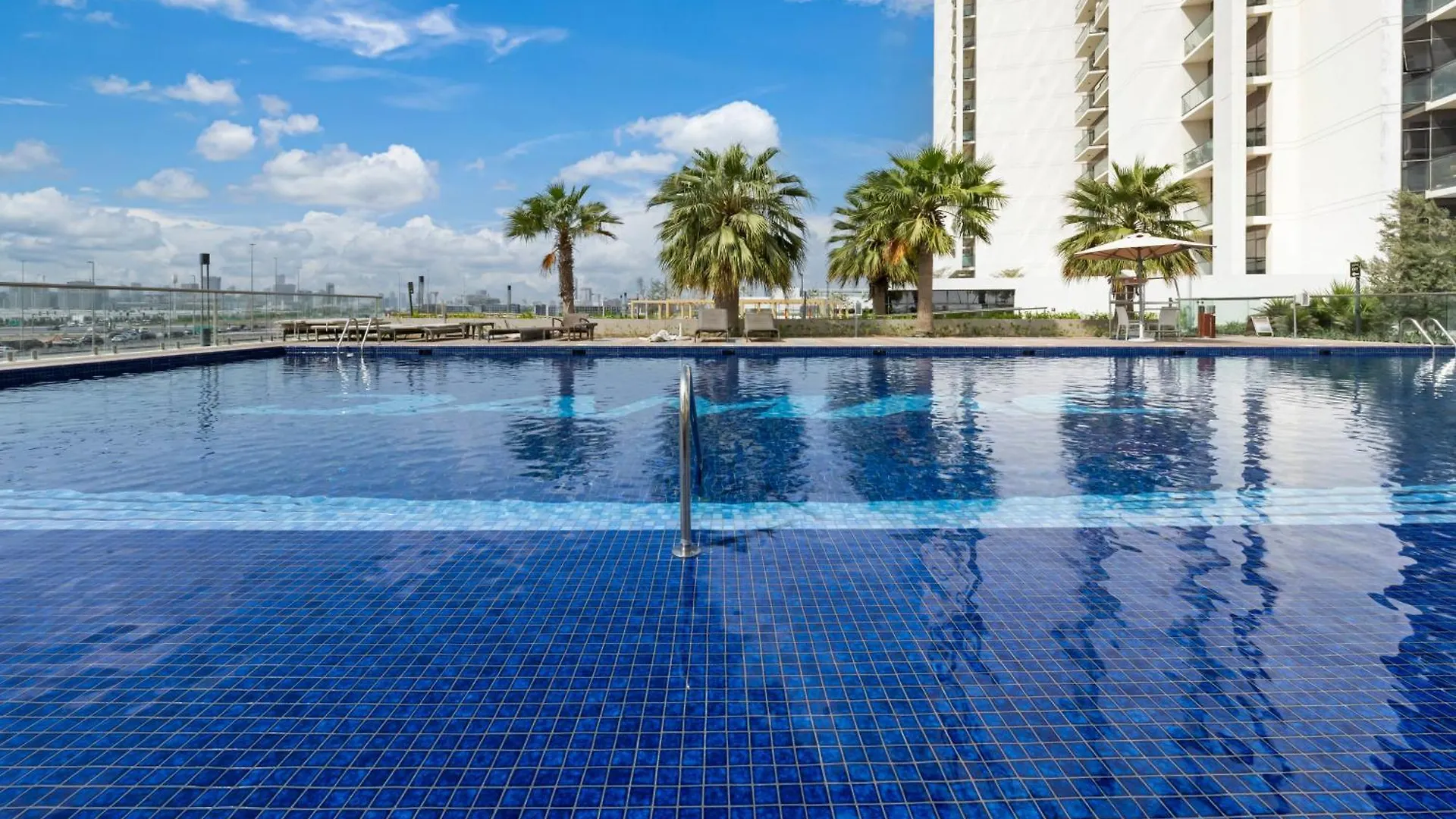 Dar Mama - Cozy Modern Apartment In Golf Vita, Dubai 0*,  United Arab Emirates